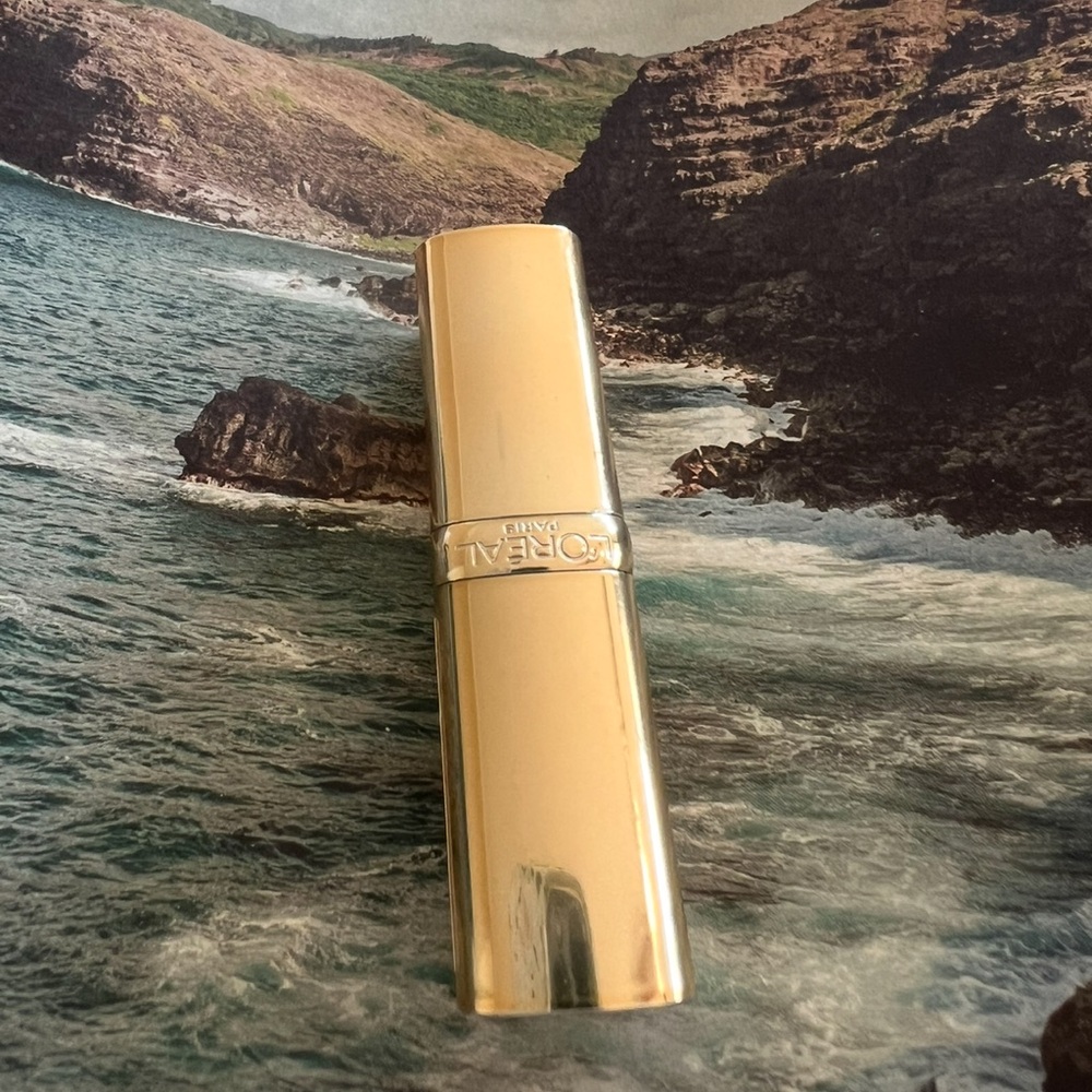 L'Oreal Lipstick - Deep Berry - Picture 5 of 6